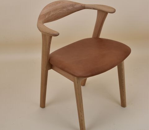 EK48 egetræsstol